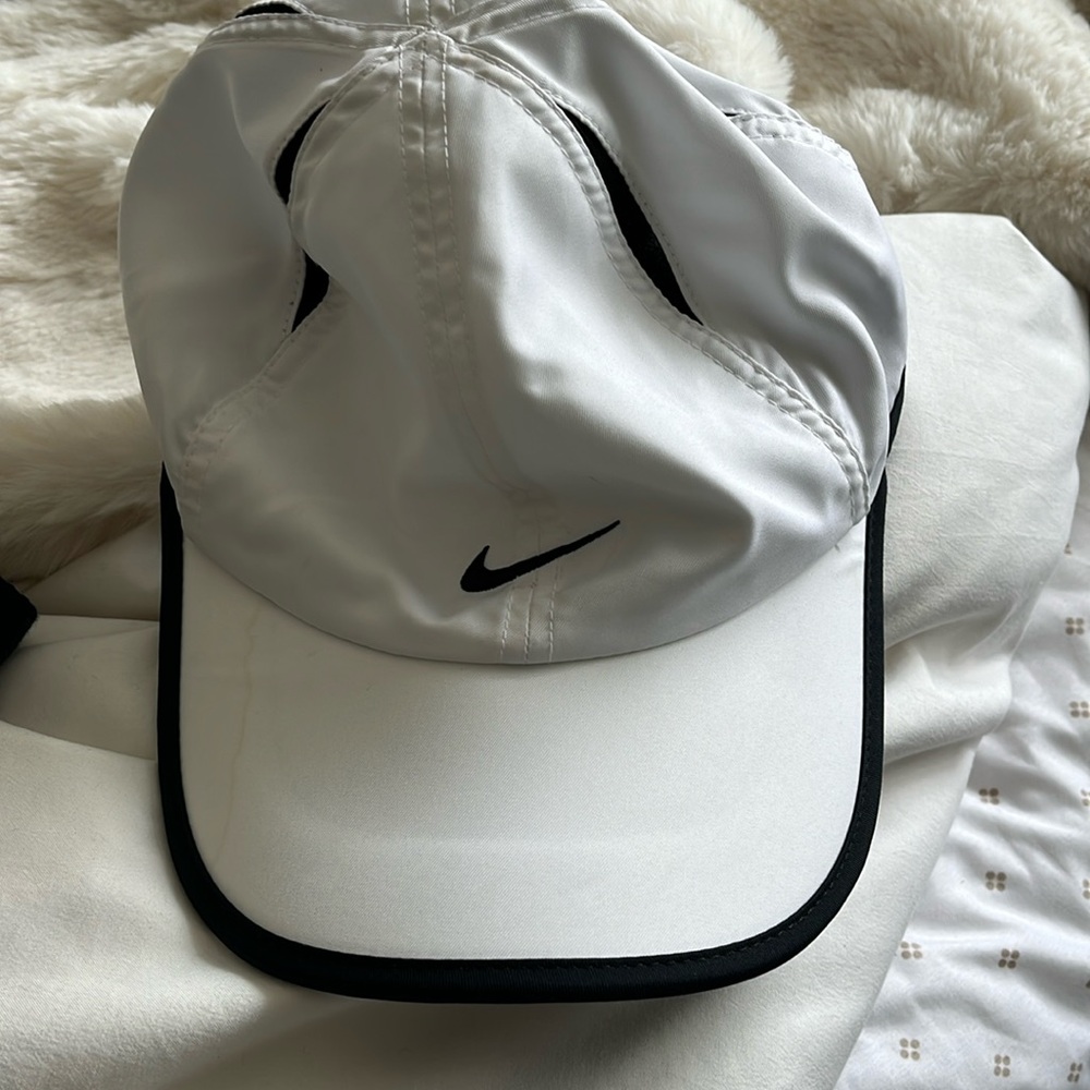 white nike baseball cap